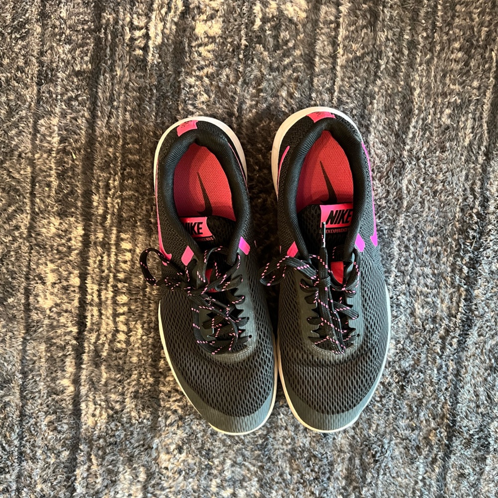 Women’s Nike shoes